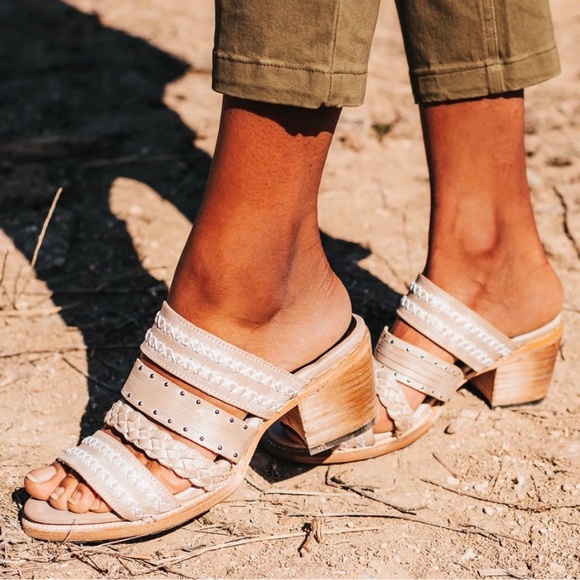 🚫SOLD! •NWOT |•FREEBIRD🦅BY STEVEN•| Albuquerque Sandals Beige Cream Tan Size - Picture 3 of 16